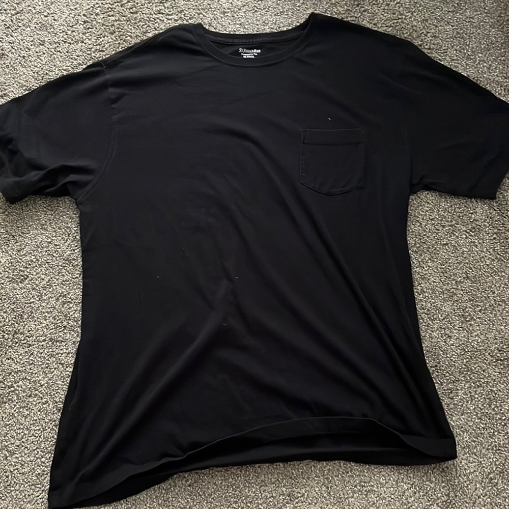 plain black tee with pocket